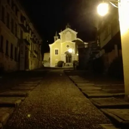 All'ombra Dell'antica Pietra Orta San Giulio