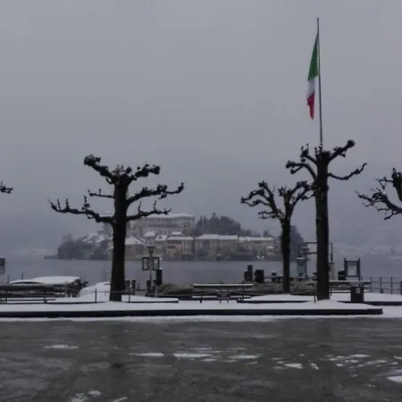 All'ombra Dell'antica Pietra * Orta San Giulio